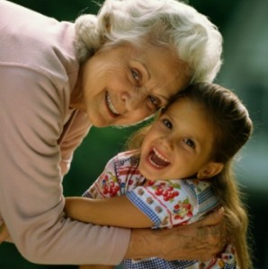 Wenn Oma sich einmischt – Wie viel Erziehung sollten Großeltern übernehmen? © 2010 Photos.com