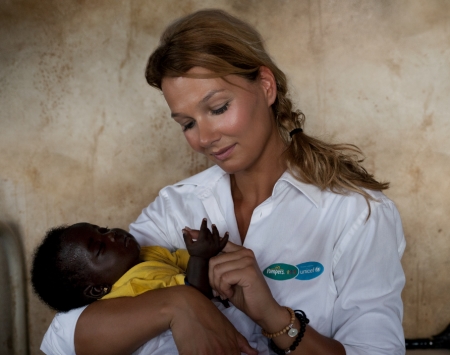Franziska van Almsick über die Aktion „1 Packung = 1 lebensrettende Impfdosis“